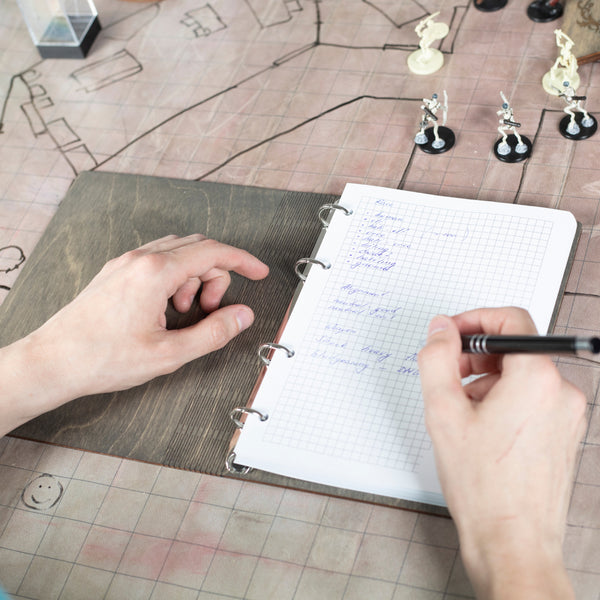 4-ring gaming planner made of wood